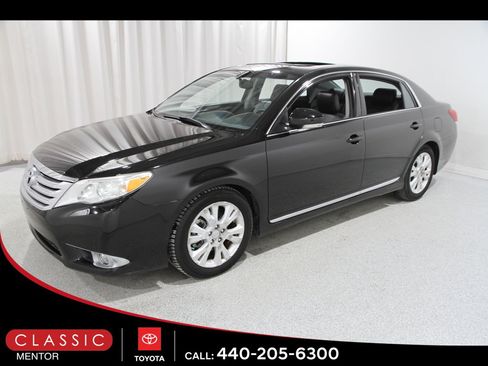 Used 2012 Toyota Avalon XLS image 3