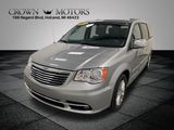 Used 2015 Chrysler Town & Country Touring-L w/ Driver Convenience Group image 3