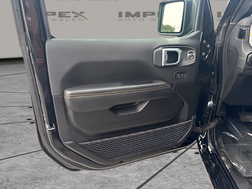 Used 2026 Jeep Wrangler Unlimited Sahara AWD/4WD image 25