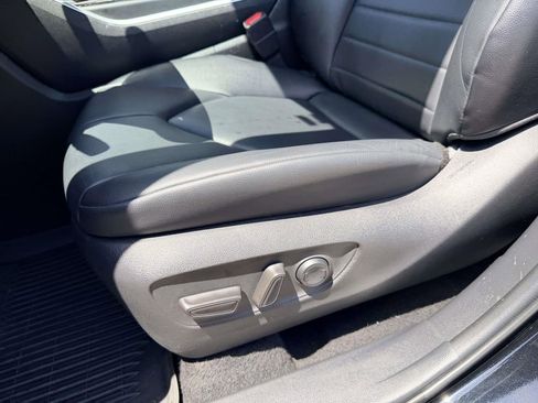 Used 2022 Toyota Highlander XLE AWD/4WD image 18
