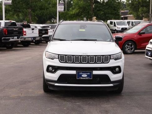 Used 2025 Jeep Compass Limited AWD/4WD image 4