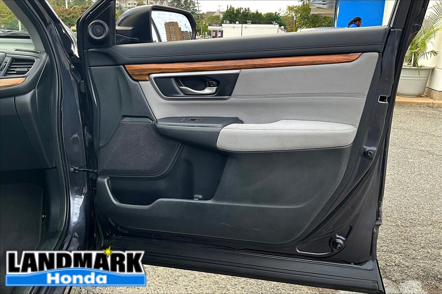 Used 2017 Honda CR-V EX image 19