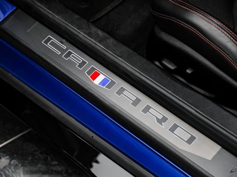 Used 2018 Chevrolet Camaro ZL1 image 38