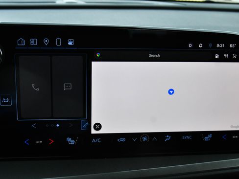 Used 2024 Chevrolet Traverse LT image 28