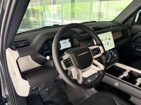 New 2026 Land Rover Defender 110 X-Dynamic SE AWD/4WD image 3