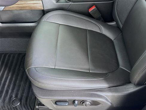 Used 2022 Chevrolet Silverado 2500 LT w/ Z71 Sport Edition image 19