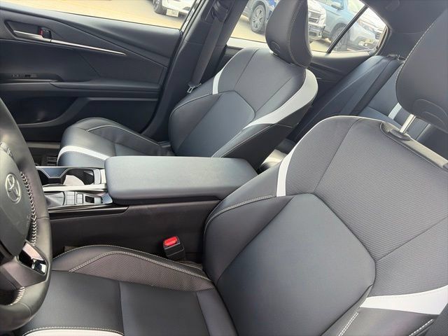 Used 2026 Toyota Camry SE w/ Multimedia Upgrade Package FWD image 10