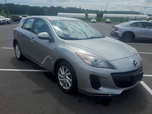 Used 2013 MAZDA MAZDA3 i Touring FWD image 3