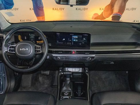 Used 2025 Kia Sorento S w/ Panoramic Sunroof Package image 3