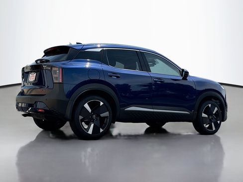 Certified 2025 Nissan Kicks SR w/ SR Premium Package AWD/4WD image 2