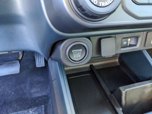 New 2026 Ford Maverick Lariat w/ Black Appearance Package image 26