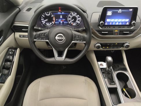 Used 2023 Nissan Altima 2.5 SV FWD image 22