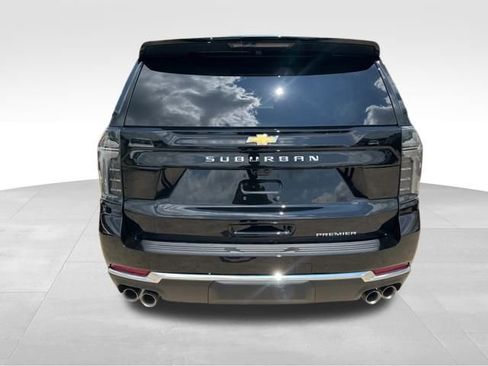 New 2025 Chevrolet Suburban Premier image 4