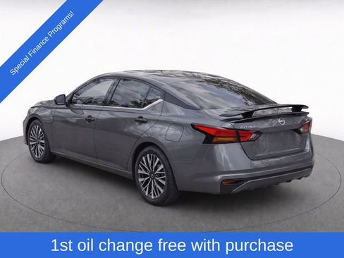 Used 2024 Nissan Altima 2.5 SV FWD image 4