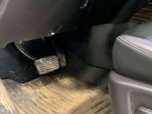 Used 2025 Chevrolet Silverado 3500 LT w/ Safety Package AWD/4WD image 22