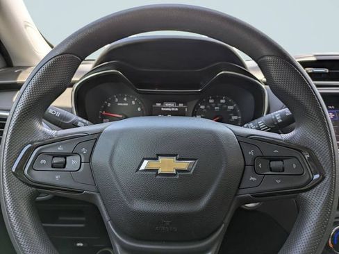 Used 2023 Chevrolet TrailBlazer LT FWD image 28
