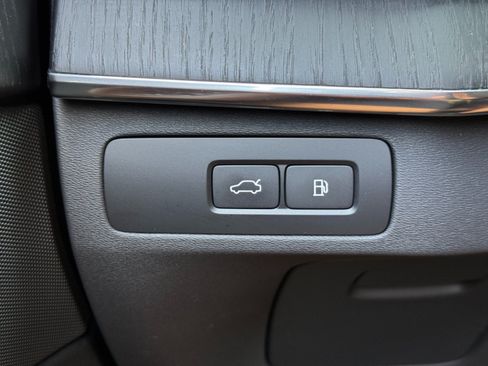 Used 2024 Volvo XC90 T8 Ultimate w/ Protection Package Premier AWD/4WD image 19