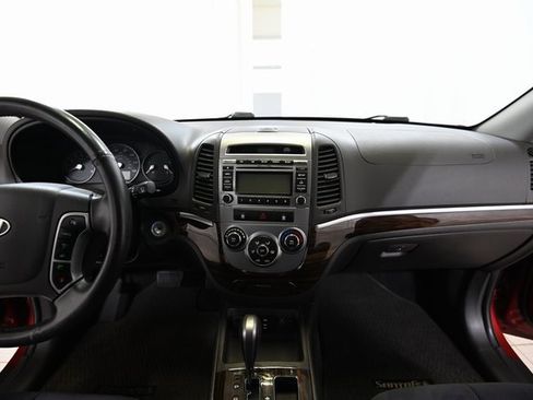 Used 2010 Hyundai Santa Fe SE image 2