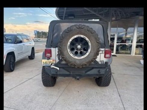 Used 2013 Jeep Wrangler Rubicon w/ PWR Convenience Group image 8