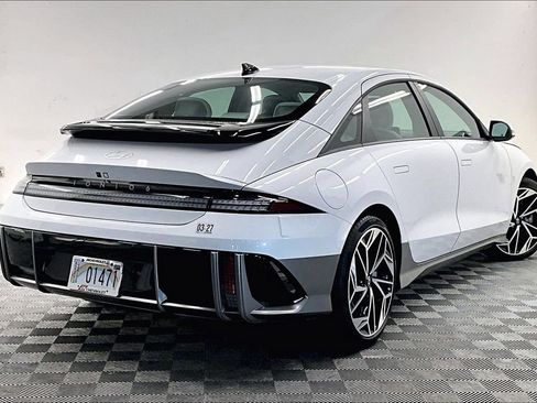 Used 2025 Hyundai Ioniq 6 SEL RWD image 12