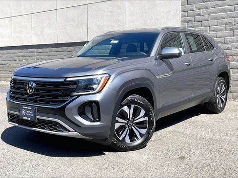 Certified 2024 Volkswagen Atlas Cross Sport SE FWD image 12