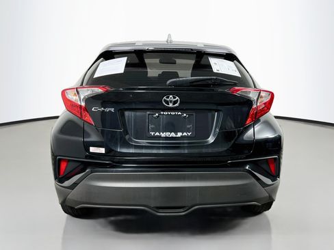 Used 2020 Toyota C-HR XLE FWD image 6