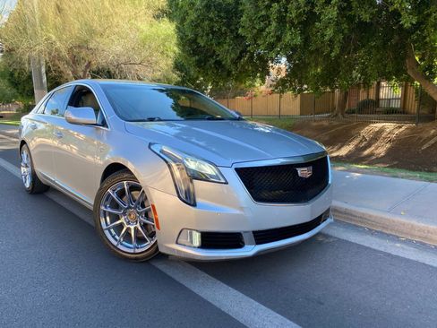 Used 2018 Cadillac XTS Luxury FWD image 4