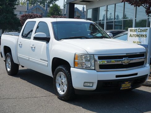 Used 2011 Chevrolet Silverado 1500 LTZ w/ LTZ Plus Package AWD/4WD image 8