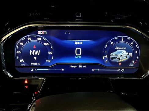 Certified 2024 Chevrolet Silverado 1500 High Country w/ Technology Package image 24