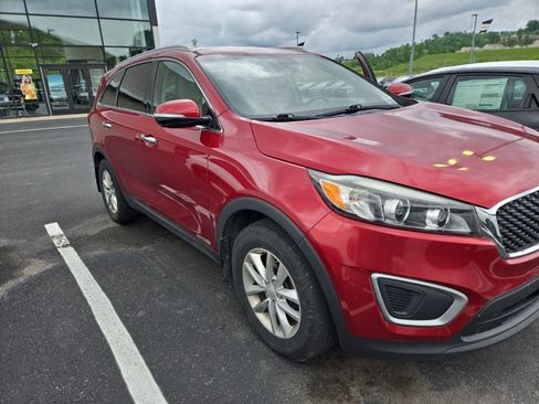 Used 2017 Kia Sorento AWD image 11