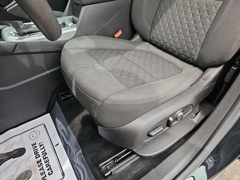 Used 2021 Chevrolet Blazer LT FWD image 32