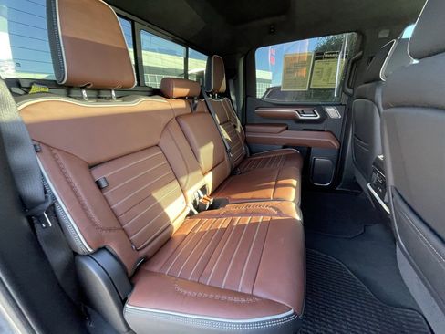 Used 2025 GMC Sierra 1500 Denali Ultimate image 28