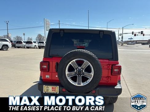 Used 2020 Jeep Wrangler Unlimited Sahara w/ Dual Top Group AWD/4WD image 11