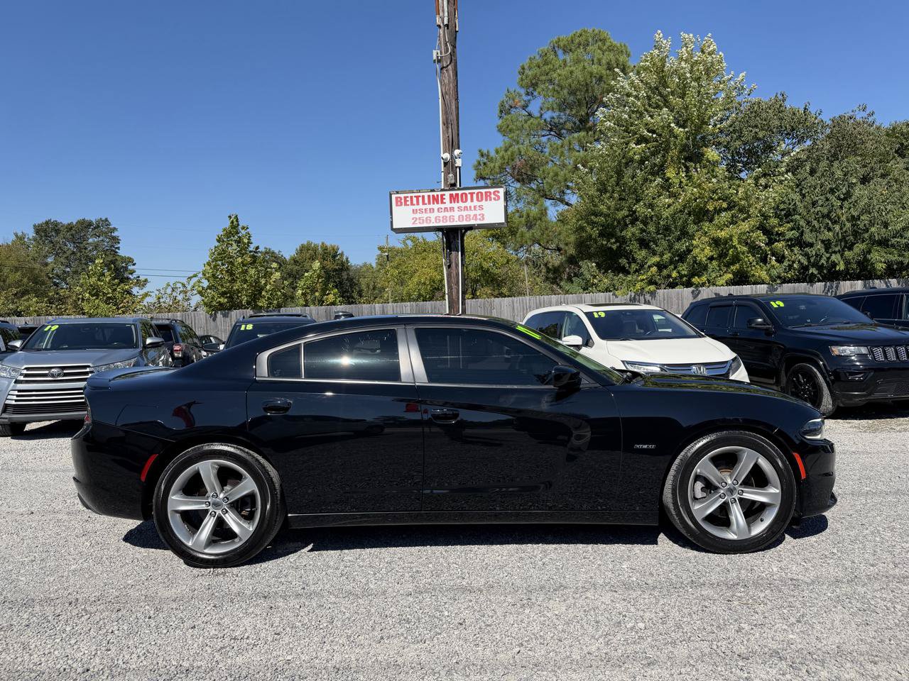 Used 2017 Dodge Charger R/T RWD image 3