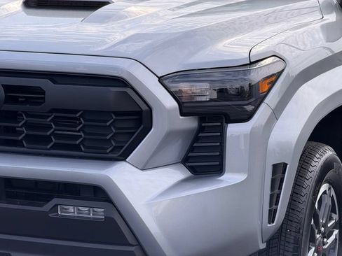 Certified 2025 Toyota Tacoma TRD Sport AWD/4WD image 10