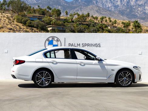 Certified 2023 BMW 530e w/ Premium Package image 5
