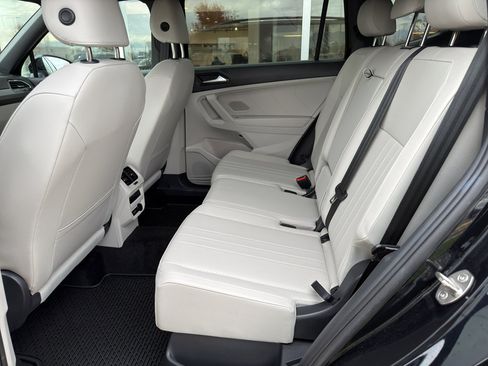 Used 2023 Volkswagen Tiguan SE R-Line image 15