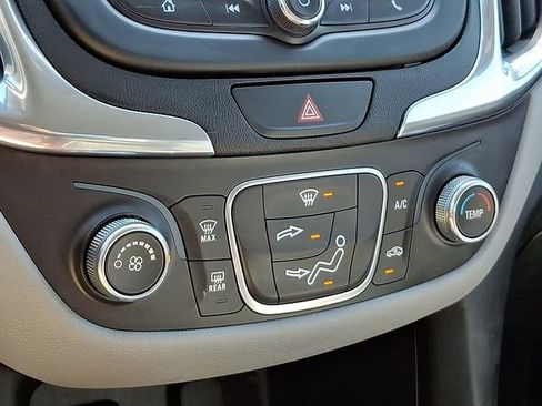 Used 2018 Chevrolet Equinox LS image 15