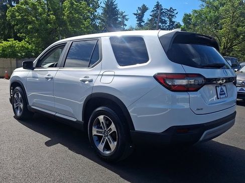 Used 2025 Honda Pilot EX-L image 4