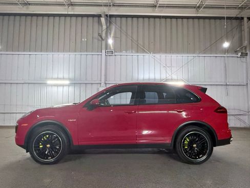 Used 2017 Porsche Cayenne S image 11