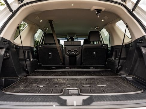 Used 2025 Honda Pilot EX-L image 15
