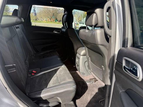 Used 2018 Jeep Grand Cherokee Altitude image 17