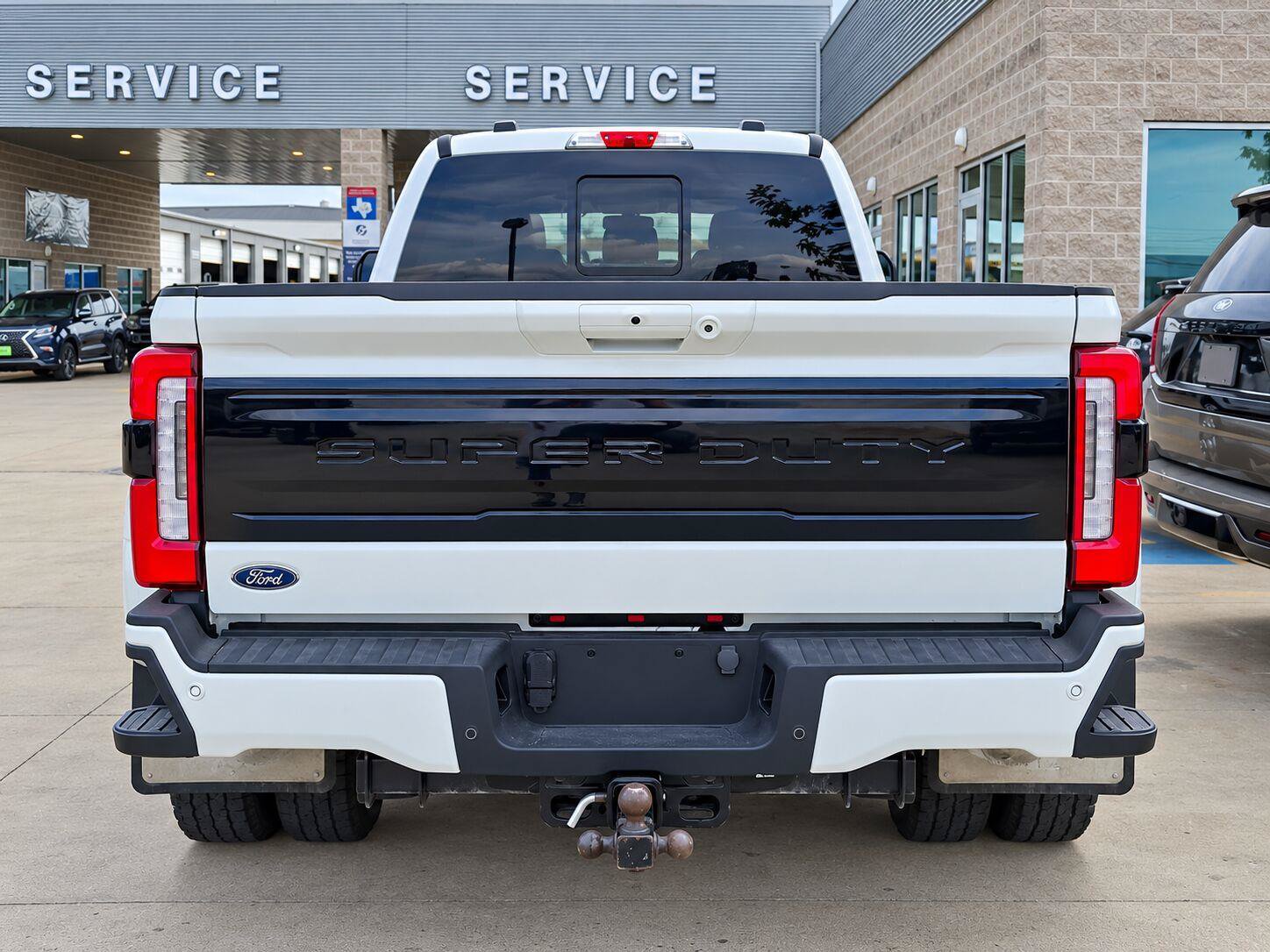 Used 2025 Ford F450 Platinum w/ FX4 Off-Road Package AWD/4WD image 8