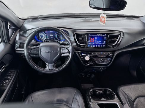 Used 2019 Chrysler Pacifica Touring-L Plus w/ Advanced Safetytec Group image 23