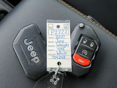 Used 2021 Jeep Wrangler Unlimited Sahara AWD/4WD image 34