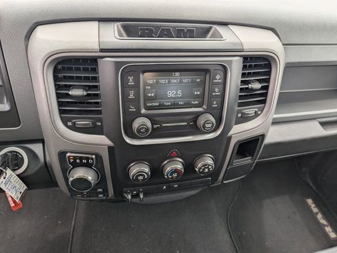Used 2018 RAM 1500 Express AWD/4WD image 15