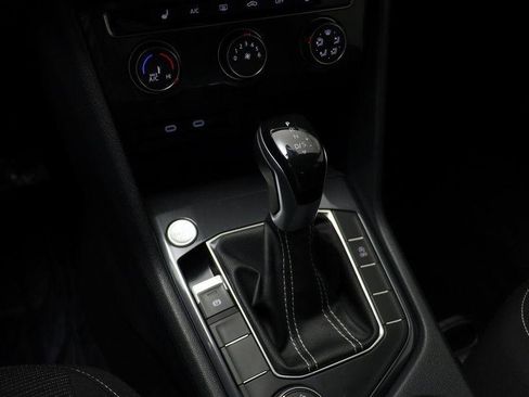 Used 2022 Volkswagen Tiguan S image 12