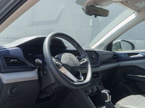 Used 2023 Volkswagen Taos SE w/ Panoramic Sunroof Package AWD/4WD image 4