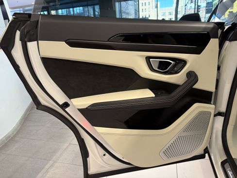 Used 2022 Lamborghini Urus image 20
