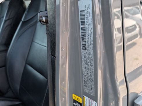Used 2020 Jeep Wrangler Unlimited Sahara AWD/4WD image 16